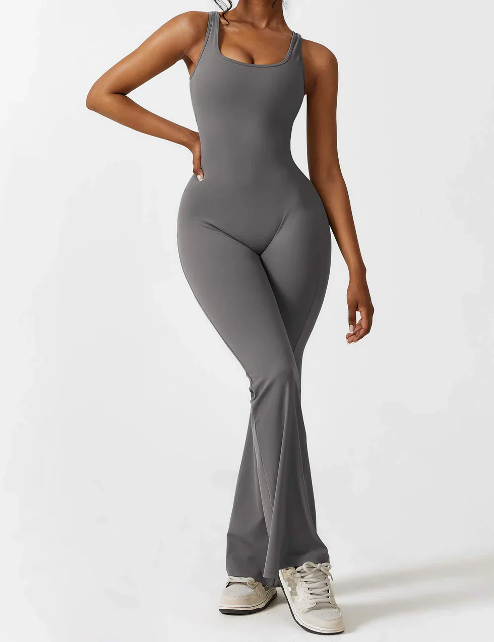 Elena Flared Jumpsuit met V-Rug en Shaping Fit voor Dames - Image 27