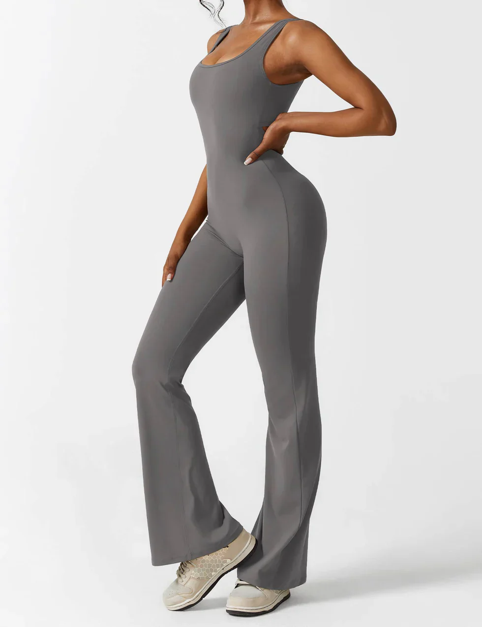 Elena Flared Jumpsuit met V-Rug en Shaping Fit voor Dames - Image 28