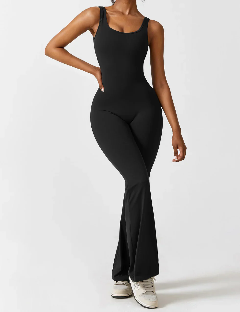 Elena Flared Jumpsuit met V-Rug en Shaping Fit voor Dames - Image 5