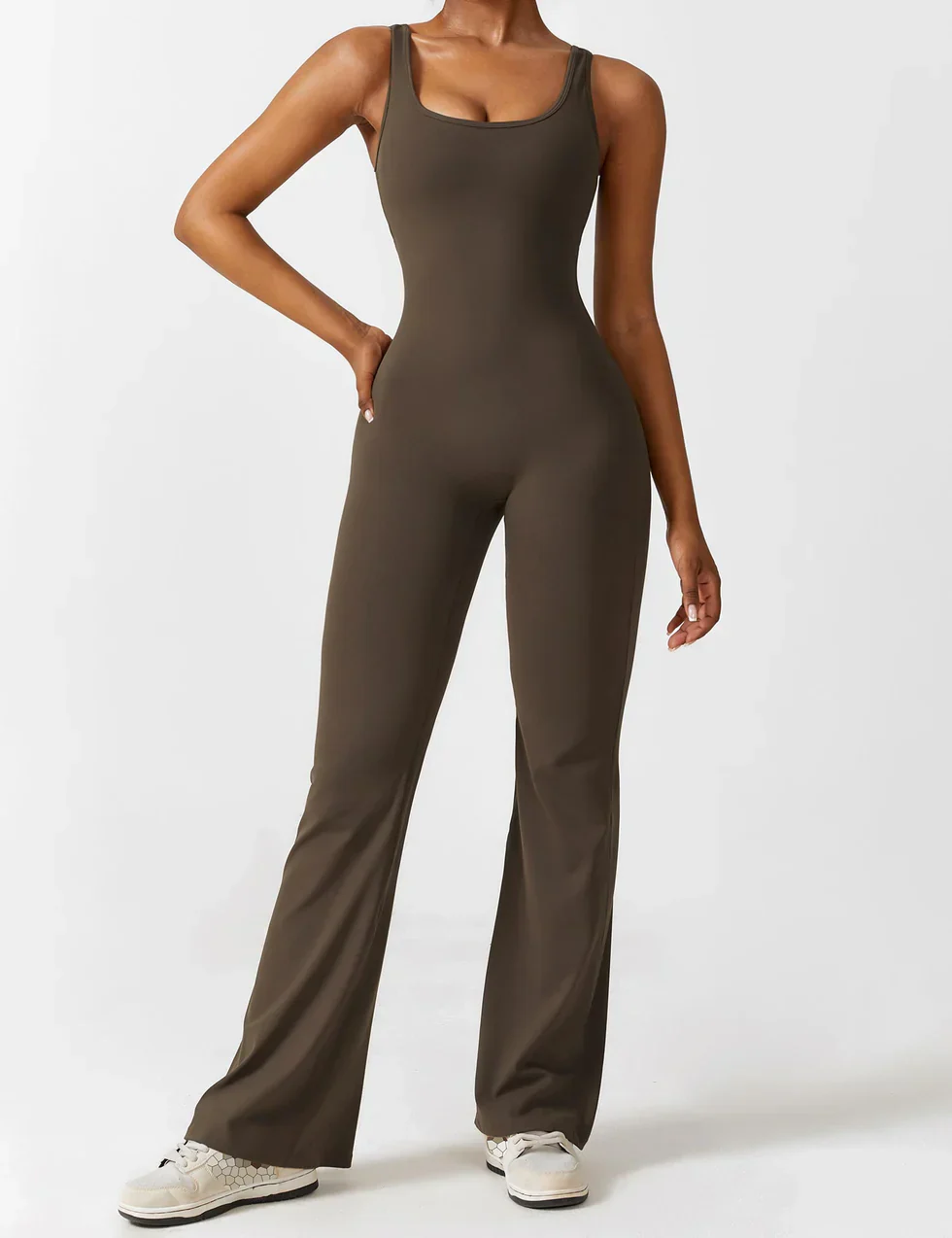 Elena Flared Jumpsuit met V-Rug en Shaping Fit voor Dames - Image 8
