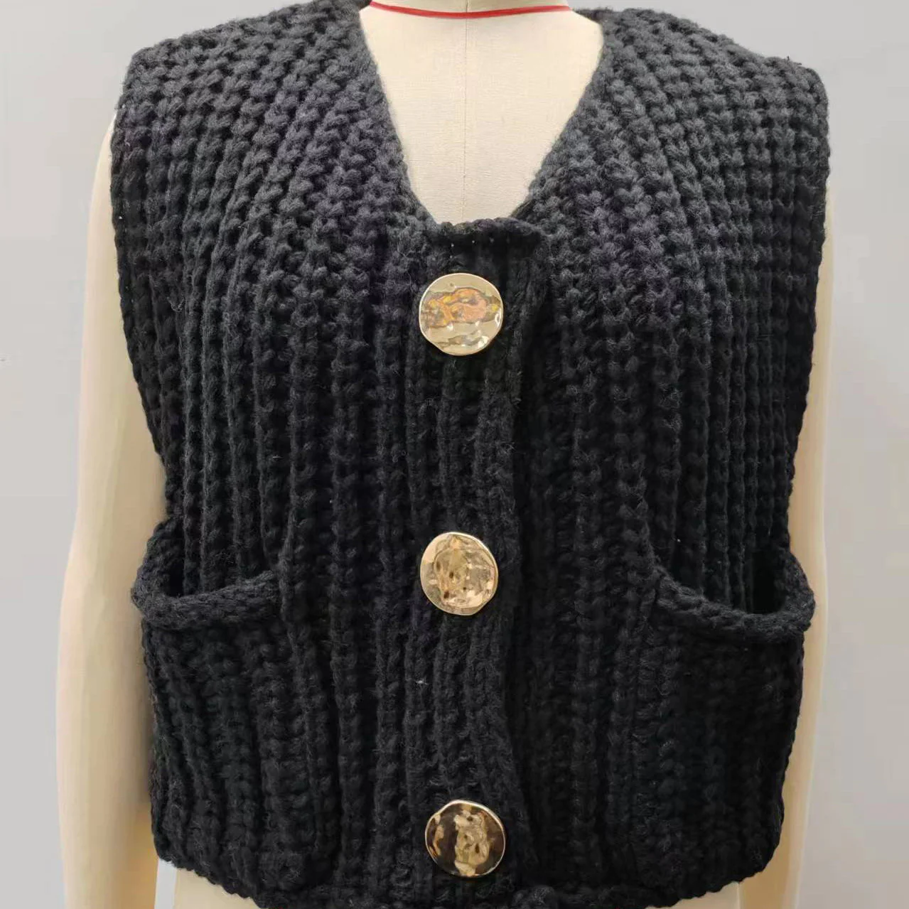 Lana - Mouwloos gebreid vest - Image 15