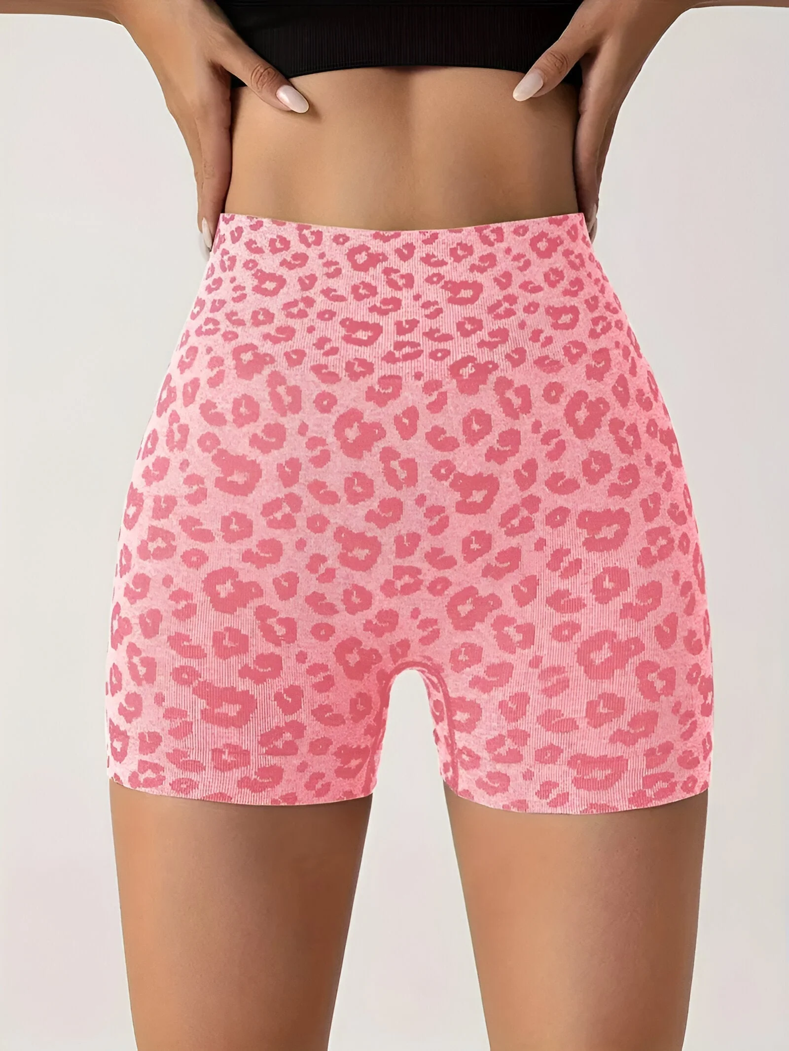 Romy - Trainingsshort met Hoge Taille en Luipaardprint - Image 14