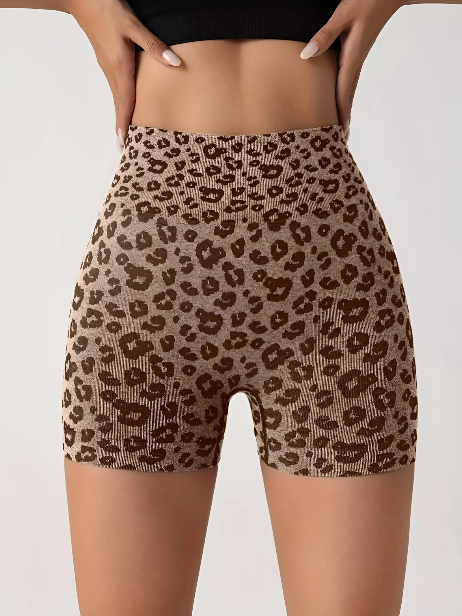 Romy - Trainingsshort met Hoge Taille en Luipaardprint - Image 16